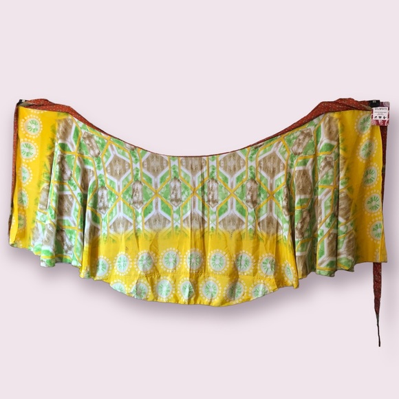 Darn Good Yarn Goddess Mini, reversible 2 layer recycled sari wrap skirt - Picture 5 of 11